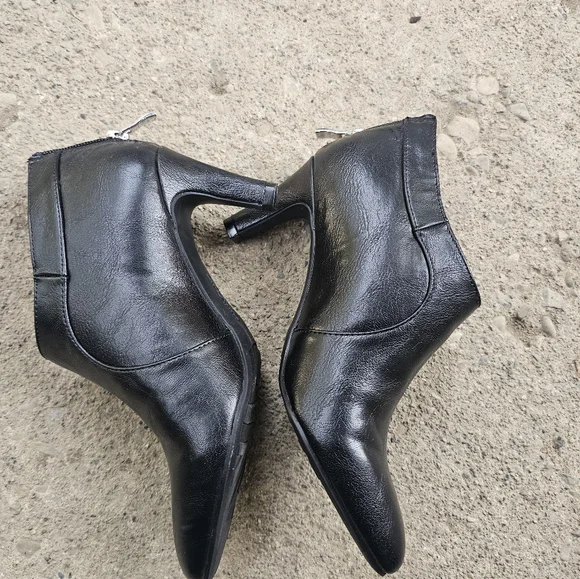 Life Stride Women's boot, size 6.5M - Picture 8 of 9